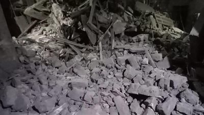 انهيار جزئي لعقار من 5 طوابق بمصر القديمة دون خسائر بالأرواح 