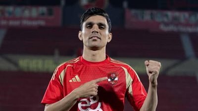 شاهد الظهور الأول لـ أشرف بن شرقي بتيشرت الأهلي (صورة) 