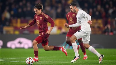 روما يتأهل لملحق ثمن نهائي الدوري الأوروبي بعد الفوز على فرانكفورت (صور)