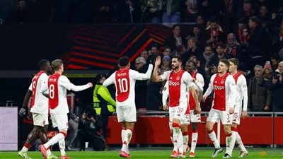 الدوري الأوروبي، أياكس يفوز على جالطة سراي 2-1