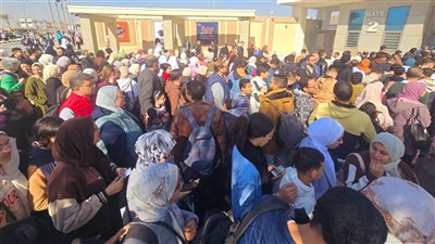 جمهور معرض الكتاب يرفع شعار كامل العدد على الأبواب