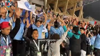 جماهير بيراميدز تشعل مدرجات الدفاع الجوي لدعم الفريق أمام الزمالك (فيديو)