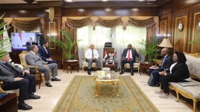 ميناء الإسكندرية يستقبل وفدًا من هيئة الموانئ الكينية لبحث سبل التعاون