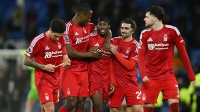 نوتنجهام فورست يتقدم على برايتون بثلاثية في الشوط الأول (فيديو)