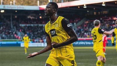 دورتموند يخطف فوزا صعبا من هايدنهايم 2-1 في الدوري الألماني