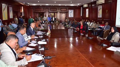 محافظ الأقصر يتابع ملفي التقنين والتصالح