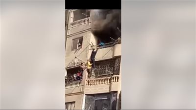 المعمل الجنائي يعاين حريق شقة بفيصل 