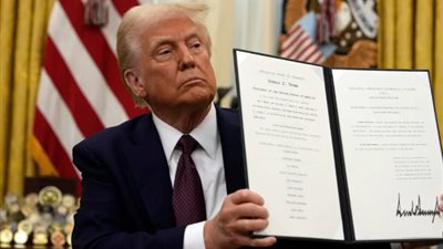 ترامب يوقف تمويل الأونروا وينسحب من مجلس حقوق الإنسان ويغلق الوكالة الأمريكية