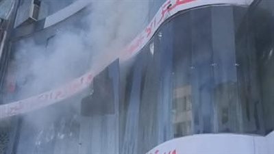 الفحص الأولي، ماس كهربائي وراء حريق مول تجاري بشارع بورسعيد (صور)