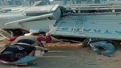 الصور الأولى لحادث تصادم سيارتي نقل وملاكي بالشرقية 