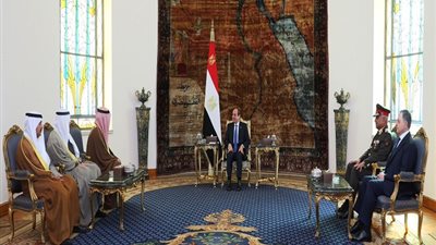 تفاصيل لقاء الرئيس السيسي مع وزير دفاع وداخلية الكويت (صور)