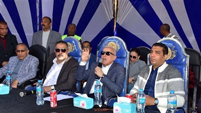 محافظ الأقصر يستجيب لمطالب أهالي قرية الصعايدة بالزينية خلال لقاء جماهيري