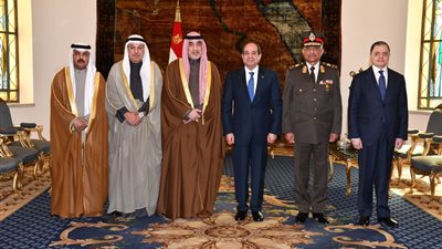 نشاط الرئيس اليوم.. السيسي يؤكد عمق العلاقات الاستراتيجية المصرية الكويتية والحرص تعزيز التعاون الاقتصادي والأمني.. ويتسلم رسالة من الرئيس الجيبوتي 