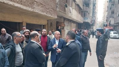 استجابة لفيتو، محافظ القاهرة يشرف على إزالة عقار مخالف بالسلام (صور)