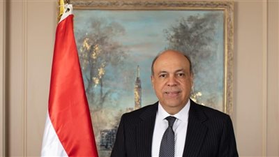 وزير الطيران يغادر إلي لندن لبحث التعاون الاستثماري وشراكات التطوير