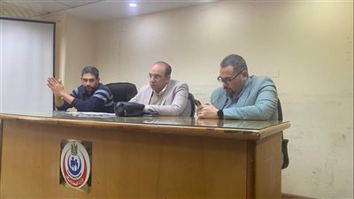 وكيل صحة الدقهلية يترأس اجتماع فريق المستشفيات والرعاية الحرجة