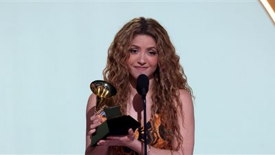 شاكيرا للمهاجرين في حفل جرامي: سأقاتل معكم (فيديو)