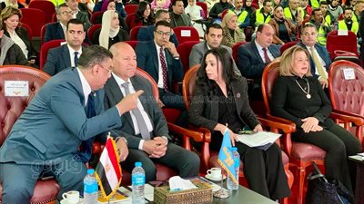 وزيرة التضامن تكرم متعافين من الإدمان في المناطق المطورة (فيديو)