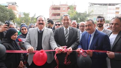 محافظ دمياط يفتتح معرض السلع الغذائية بأسعار مخفضة بالعدلية 