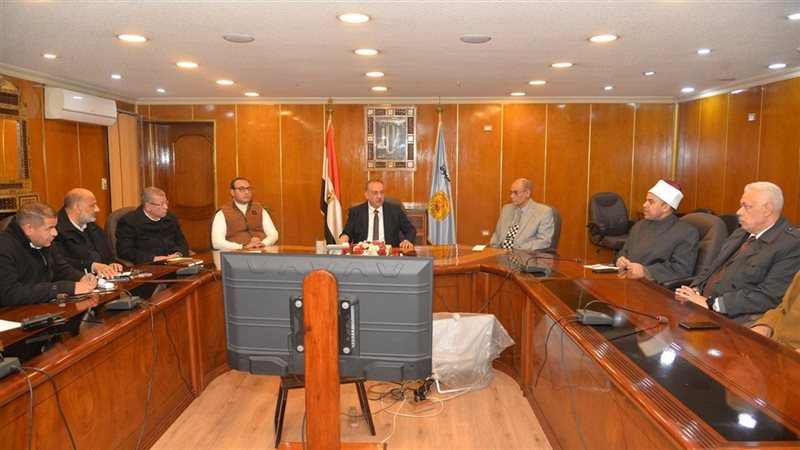 اجتماع محافظ أسيوط،
