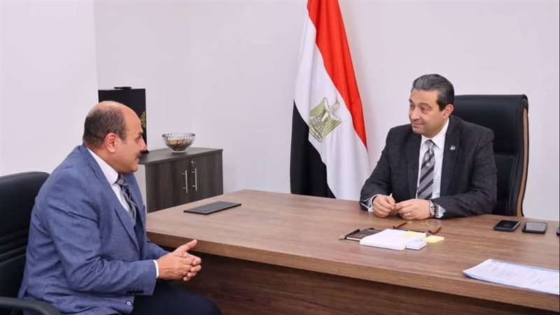 محافظ دمياط مع رئيس