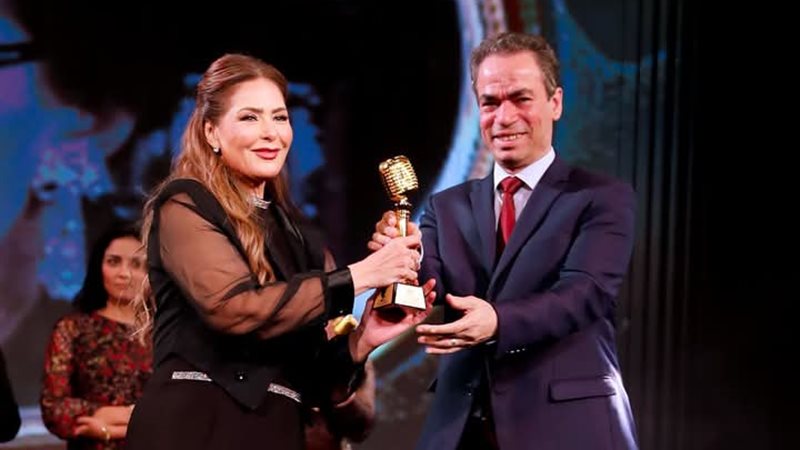 صابرين لحظة تكريمها،