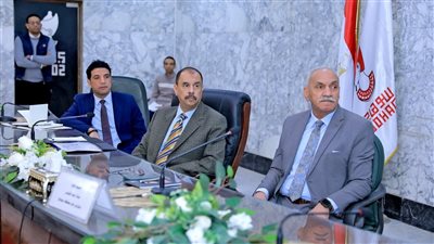 محافظ سوهاج يشدد على تعزيز حقوق الإنسان ويطالب بتنفيذ خطة فعالة