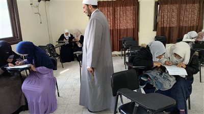 رئيس منطقة الإسكندرية الأزهرية يتابع مسابقة أوائل الطلبة ويشيد بجهود التنظيم والمستوى المتميز للطالبات