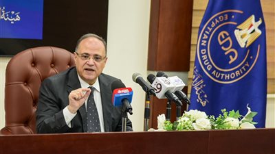 رئيس هيئة الدواء: مخزون استراتيجي كبير من المواد الخام للأدوية الأكثر طلبا.. واعتماد الصحة العالمية يعزز سمعة الدواء المصري.. وتصدير المنتجات الدوائية لـ147 دولة