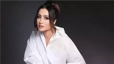 لطيفة تسجل أغنية من كلمات مصطفى حدوته 