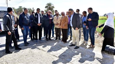 محافظ الأقصر يتفقد المشروعات الخدمية والتنموية بإسنا
