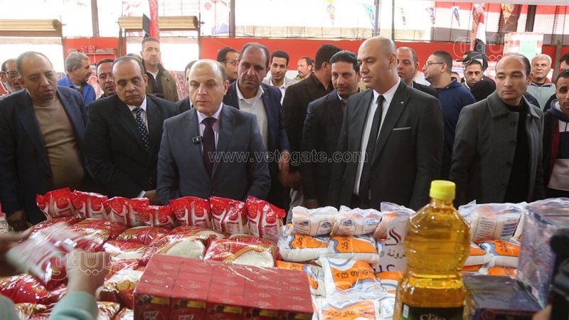 افتتاح المعرض، فيتو