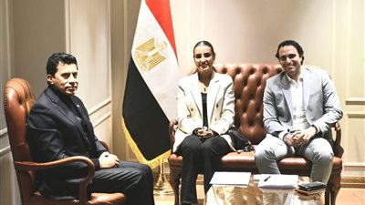 أشرف صبحي يبحث استعدادات 