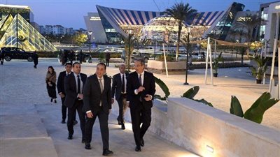 رئيس الوزراء يطلع على أنشطة مركز إمحوتب للإبداع والتطوير