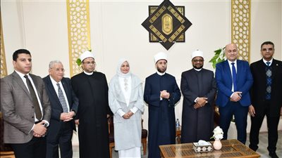 وزير الأوقاف يزور جناح الأزهر الشريف بمعرض القاهرة الدولي للكتاب