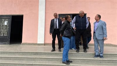 جولة تفقدية لمحافظ الوادي الجديد بواحة الفرافرة