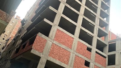 أبراج عشوائية بشارع علي بن أبي طالب بحي السلام تهدد حياة المواطنين، صور