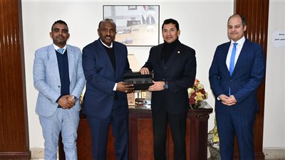 وزير الشباب والرياضة يلتقي سفير جمهورية جيبوتي لبحث سبل التعاون المشترك