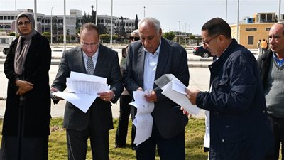 رئيس جامعة القناة يتفقد موقع إنشاء مبنى المدرجات الجديد بكلية الطب (صور) 