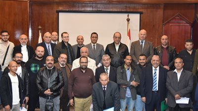 رئيس «تجارية الجيزة» يلتقي بالتجار المشاركين في معرض «أهلًا رمضان»