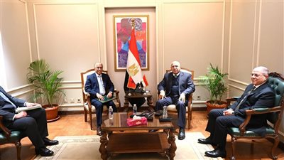 وزير النقل يستعرض تجربة مصر لمساعدة المغرب قبل كأس العالم 