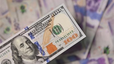 الدولار وصل لكام؟ أسعار العملة الخضراء في البنوك المصرية اليوم (آخر تحديث)