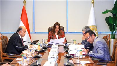 وزيرة التنمية المحلية تتابع جهود تحسين مستوى النظافة بالمحافظات