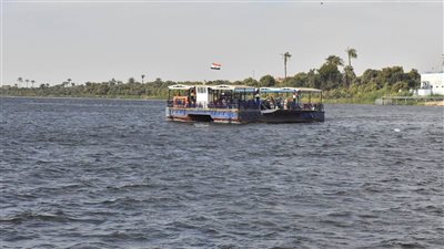 بعد تعرضها لعطل مفاجئ، استبدال عبارة أبوتيج بأسيوط وتوفير أتوبيس نهري لنقل المواطنين (صور) 