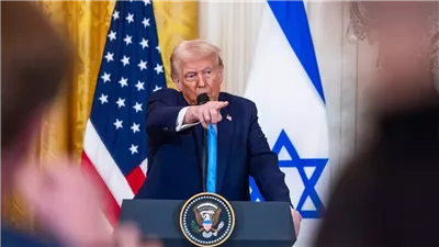 ترامب يتجاهل التنديدات الدولية والعربية بشأن التهجير: الجميع يحبون فكرتي