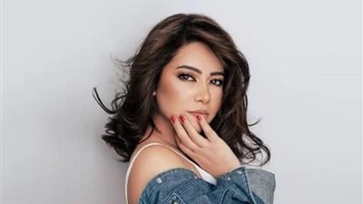 أخبار الفن اليوم: المحكمة تلزم روتانا بتعويض 2 مليون جنيه لشيرين عبد الوهاب.. عارضة أزياء تخطف الأنظار بـ تيشرت الزمالك 