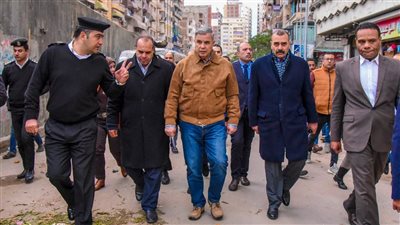 محافظ الإسكندرية يتفقد سوق المعهد الديني ويوجه برفع كفاءة مستوى النظافة بالشوارع