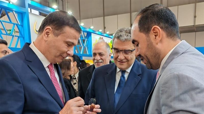  وزير الزراعة واستصلاح