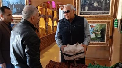 محافظ الوادي الجديد يتفقد سوق 