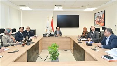 وزير الري يتابع إزالة التعديات على مجرى نهر النيل